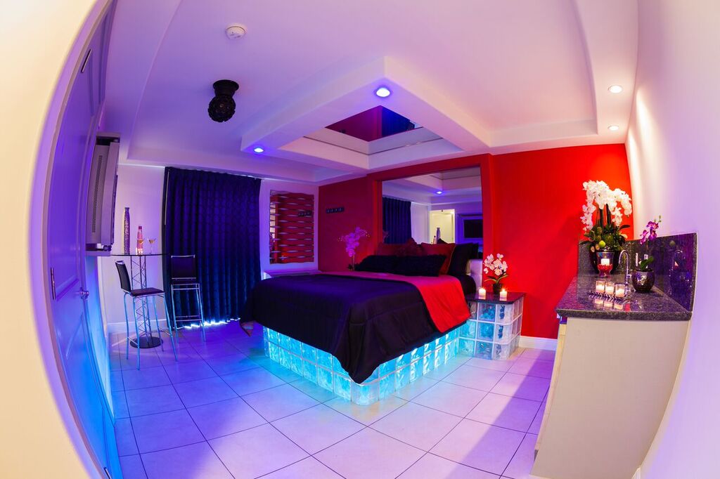 Mansion Love Suite Executive Fantasy Hotels Executive Motel Miami Theme Hotels In Miami Romantic Miami Motel
