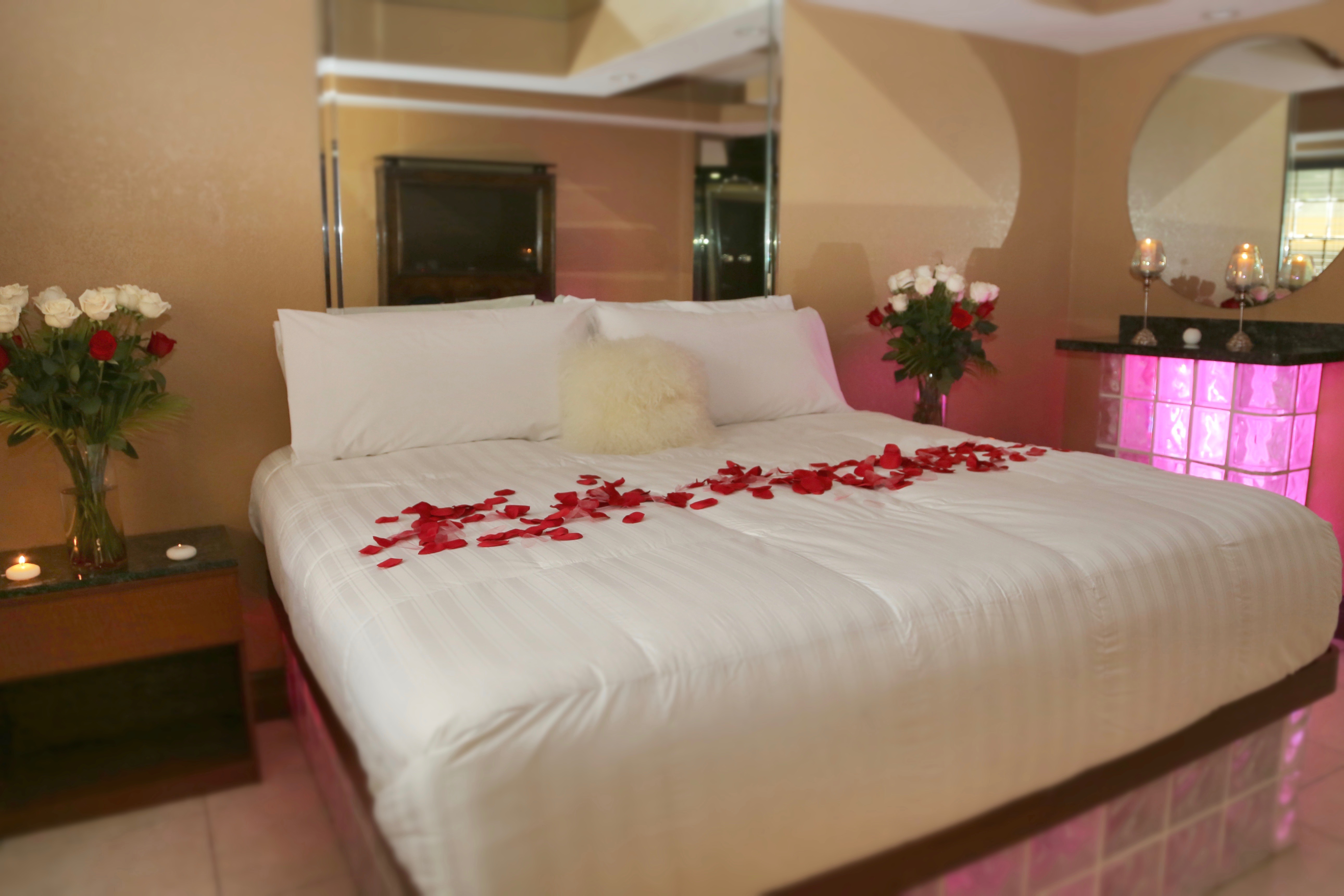 BM9C1470_Snapseed 2 - Executive Fantasy Hotels | Executive ...