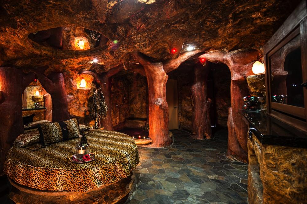 The Cave – Executive Fantasy Hotels | Executive Motel Miami | Theme